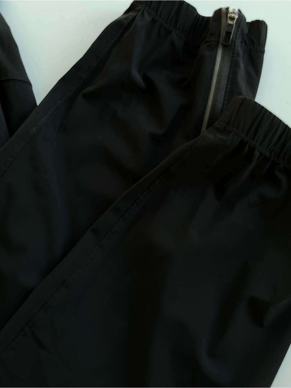 lululemon athletica Black Surge  Jogger Pants Size M 29” Inseam